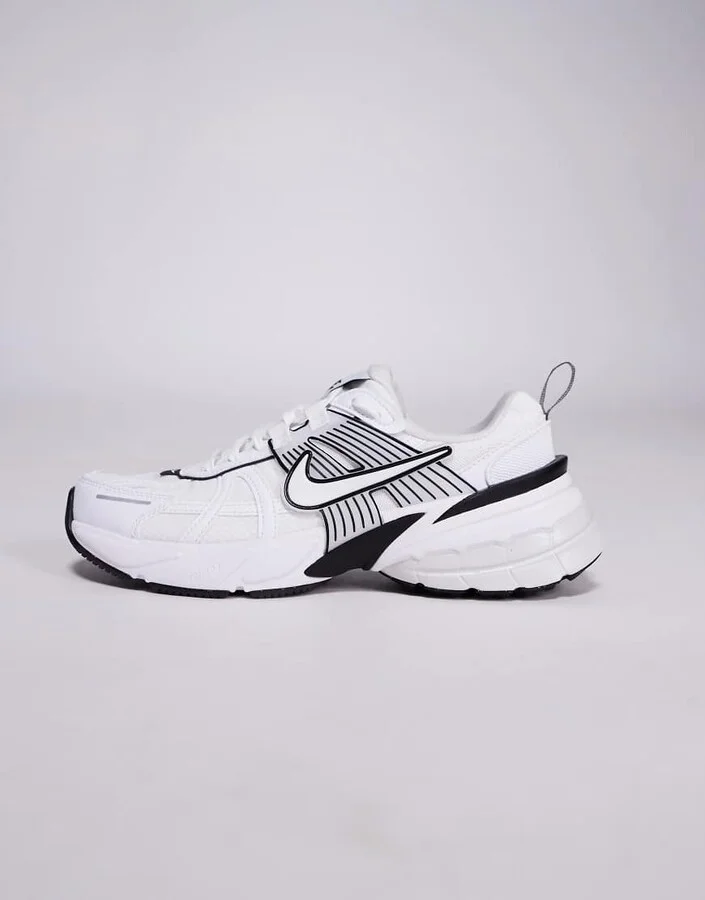 Nike V2K Run sneakers in white and black - Image 2