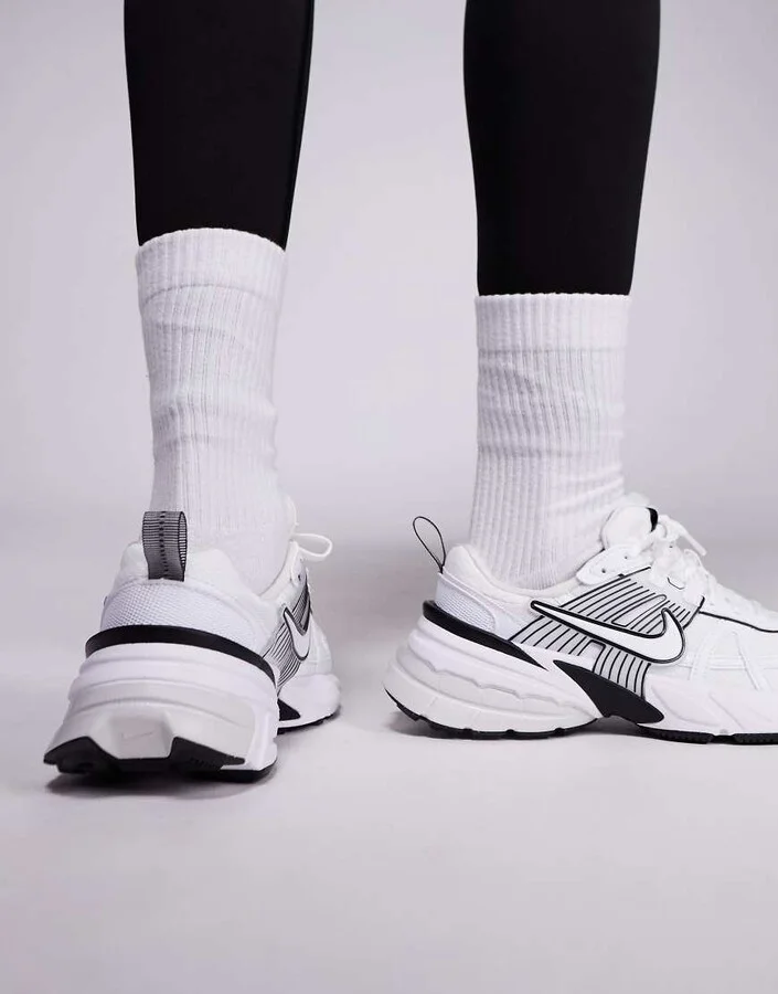 Nike V2K Run sneakers in white and black - Image 3
