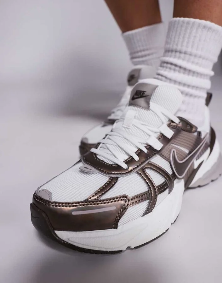 Nike V2K Run sneakers in white and bronze - Image 4