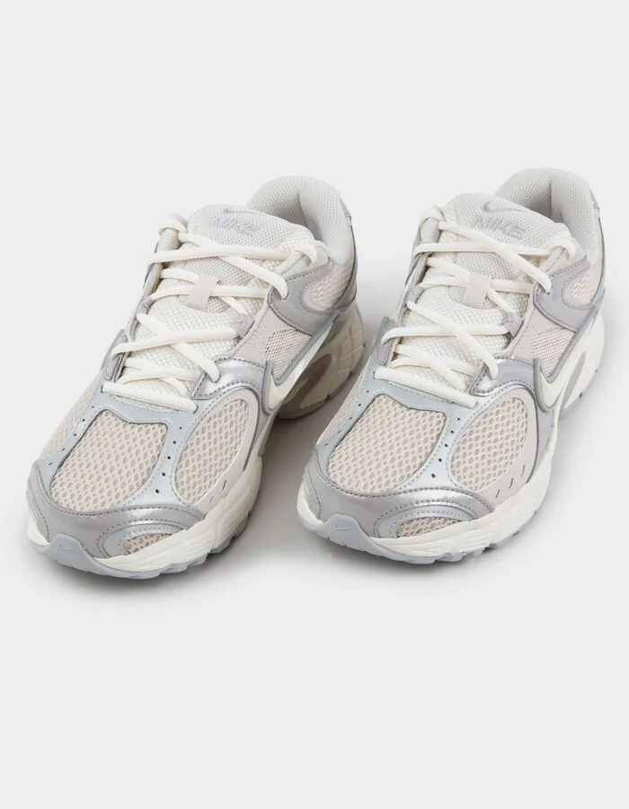 NIKE V5 RNR Mens Shoes - Image 2