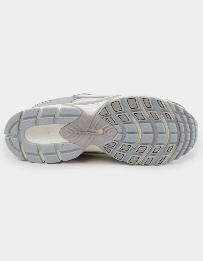 NIKE V5 RNR Mens Shoes - Image 3