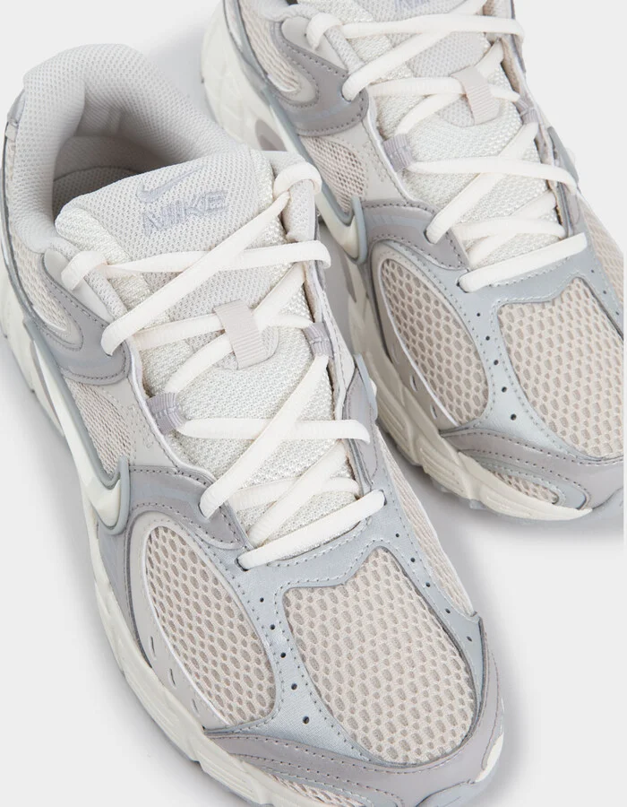 NIKE V5 RNR Mens Shoes - Image 6