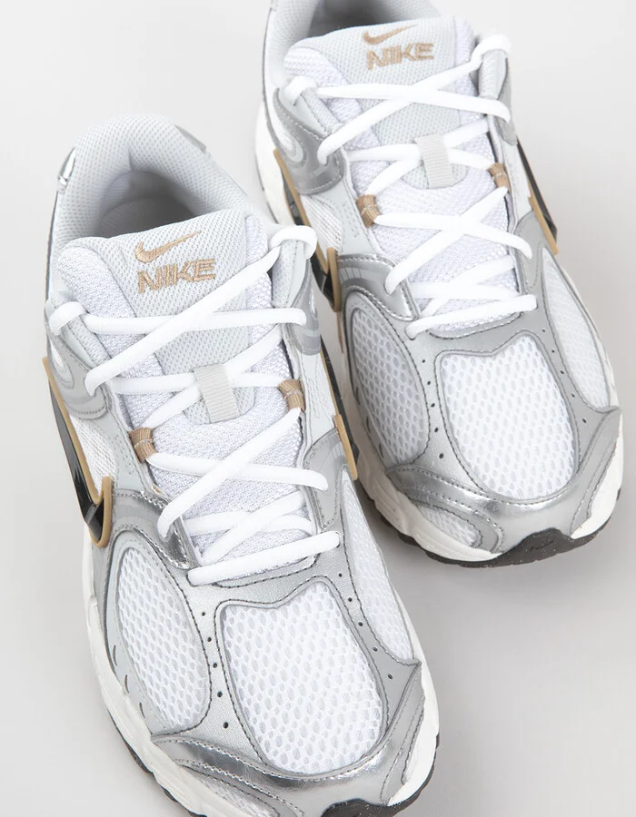 NIKE V5 RNR Mens Shoes - Image 5