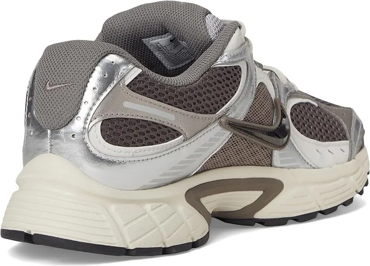Nike V5 RNR Men's Shoes Cave Stone/Black/College Grey/Vast Grey : 6 M, Synthetic - Image 4