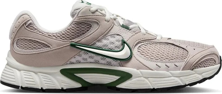 Nike V5 RNR Sneaker