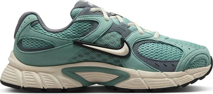 Nike V5 RNR Sneaker