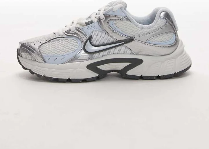 Nike V5 RNR sneakers in off-white and blue - Image 2