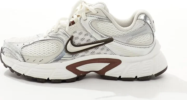 Nike V5 RNR sneakers in off white and brown - Image 2
