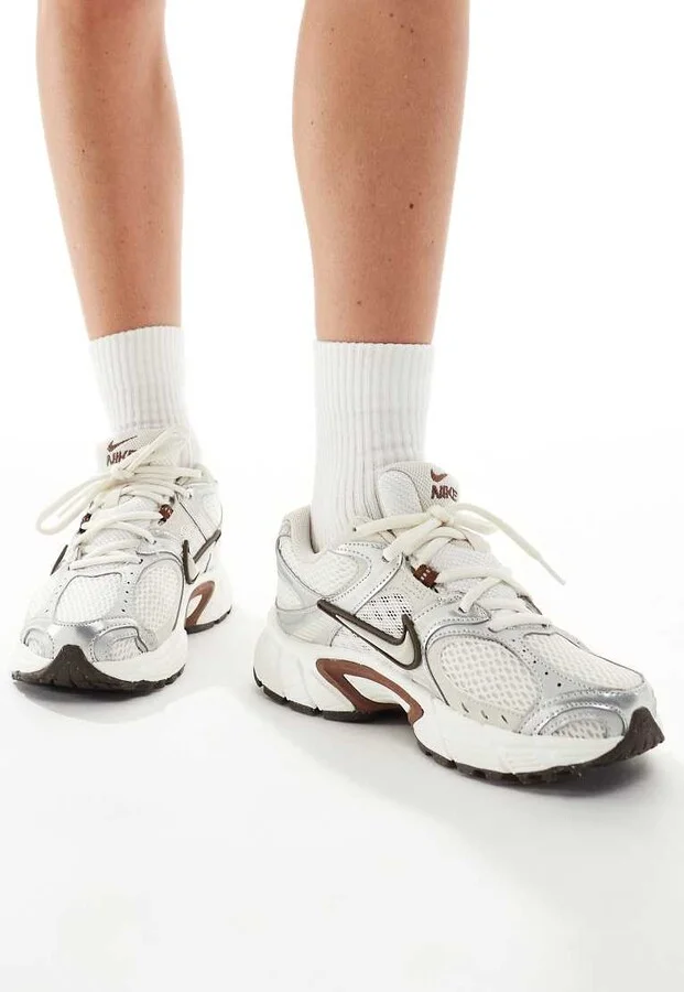 Nike V5 RNR sneakers in off white and brown