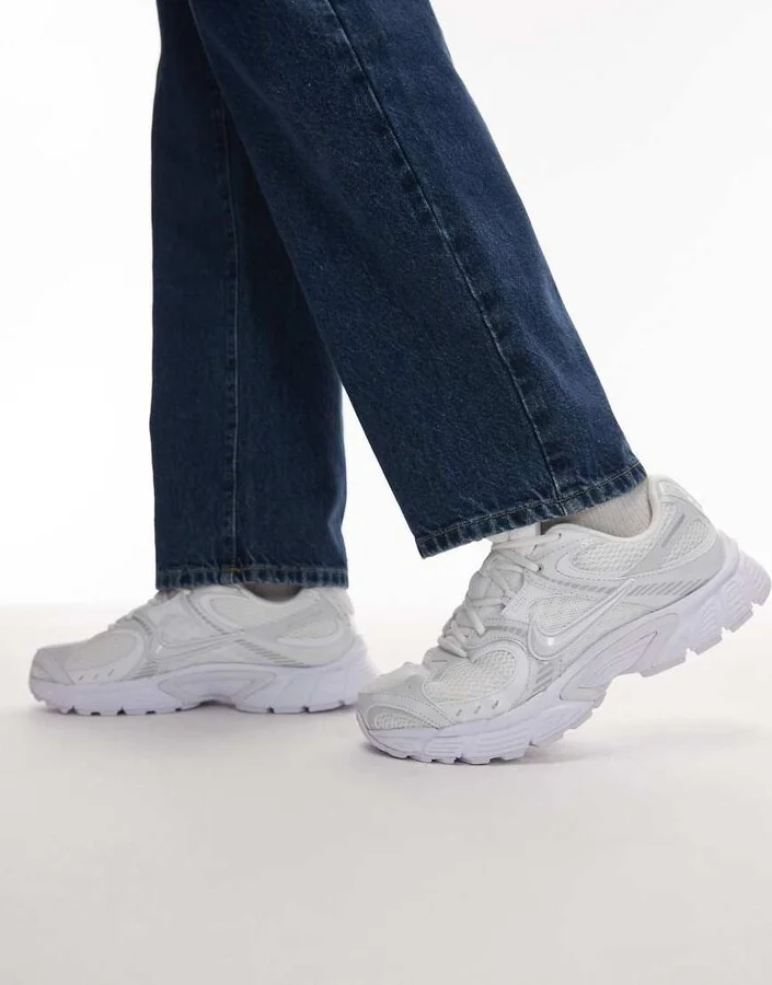Nike V5 RNR sneakers in white and silver
