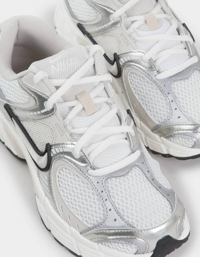 NIKE V5 RNR Womens Shoes - Image 6