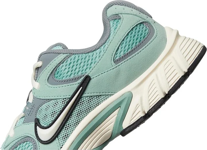Nike V5 Runner Women's Shoes Cannon/Pale Ivory/Cool Grey/Black/Black : 8 B - Medium - Image 7