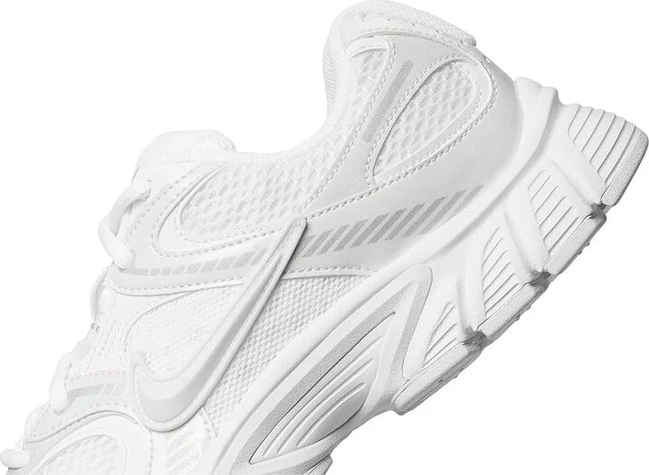 Nike V5 Runner Women's Shoes White/White/Black/Metallic Silver : 8 B - Medium - Image 7