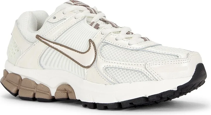 Nike W Zoom Vomero 5 Sneaker in Cream - Image 2