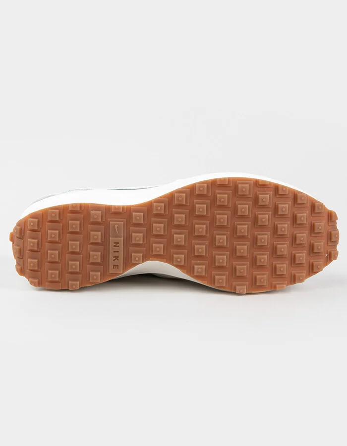 NIKE Waffle Debut Womens Shoes - Image 3