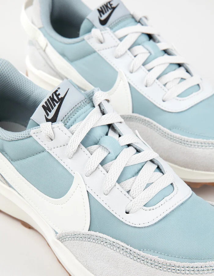 NIKE Waffle Debut Womens Shoes - Image 6