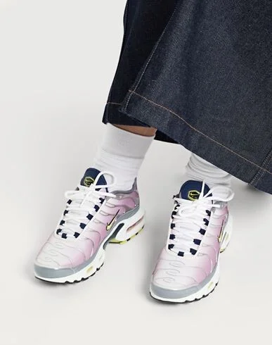 Nike Woman Sneakers - Image 2