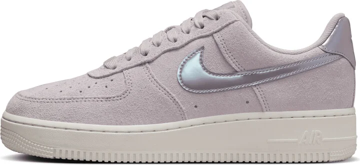 Nike Women's Air Force 1 '07 SE Shoes in Purple | HJ4401-001