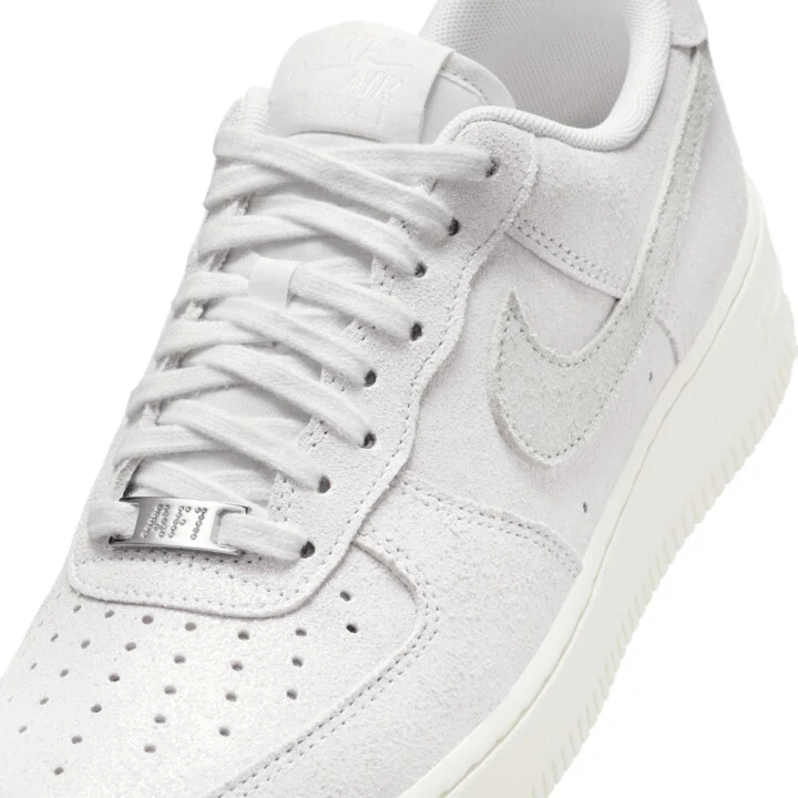 Nike Women's Air Force 1 '07 SE Shoes in White | HQ3499-100 - Image 7