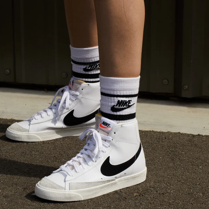 Nike Women's Blazer Mid '77 Shoes in White | CZ1055-100 - Image 2