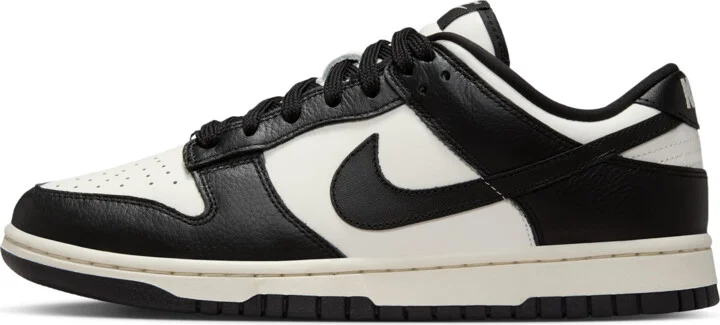 Nike Women's Dunk Low SE Shoes in White | HQ7487-100