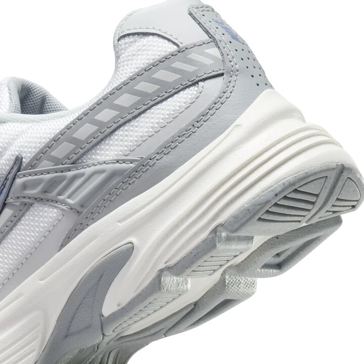 Nike Women's Initiator Shoes in White | HQ1511-121 - Image 8