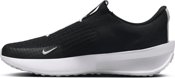 Nike Women's Interact Run EasyOn Road Running Shoes in Black | FV5591-001