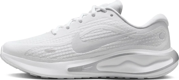 Nike Women's Journey Run Sneaker