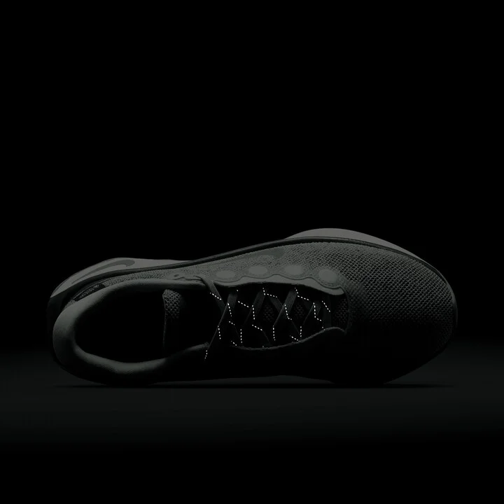 Nike Women's Motiva GORE-TEX Waterproof Walking Shoes in Grey | HM0355-002 - Image 9