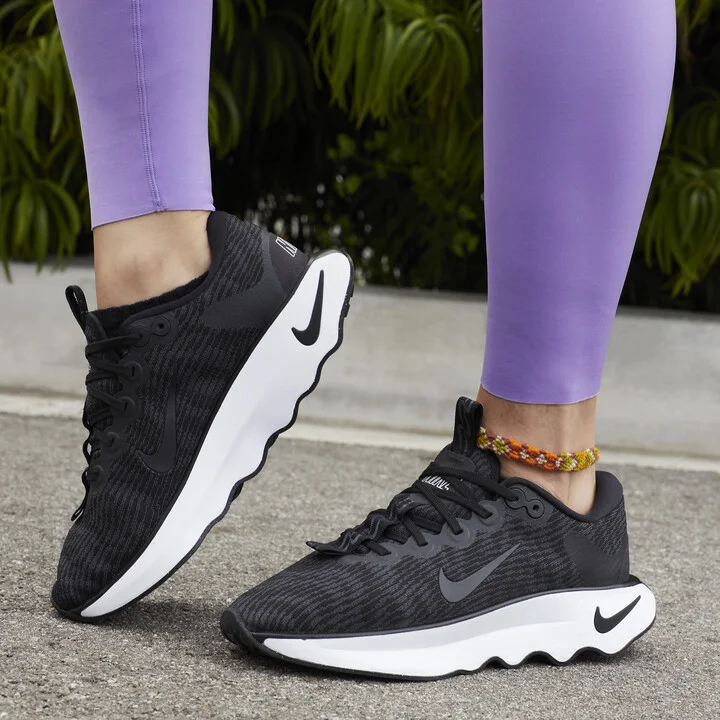 Nike Women's Motiva Walking Shoes in Black | DV1238-001 - Image 2