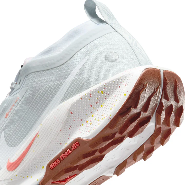 Nike Women's Pegasus Trail 5 GORE-TEX Waterproof Trail Running Shoes in Grey | FQ0912-007 - Image 8