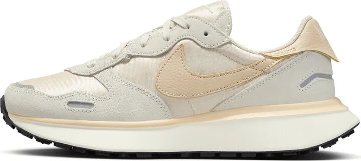 Nike Women's Phoenix Waffle Shoes in White | FD2196-104