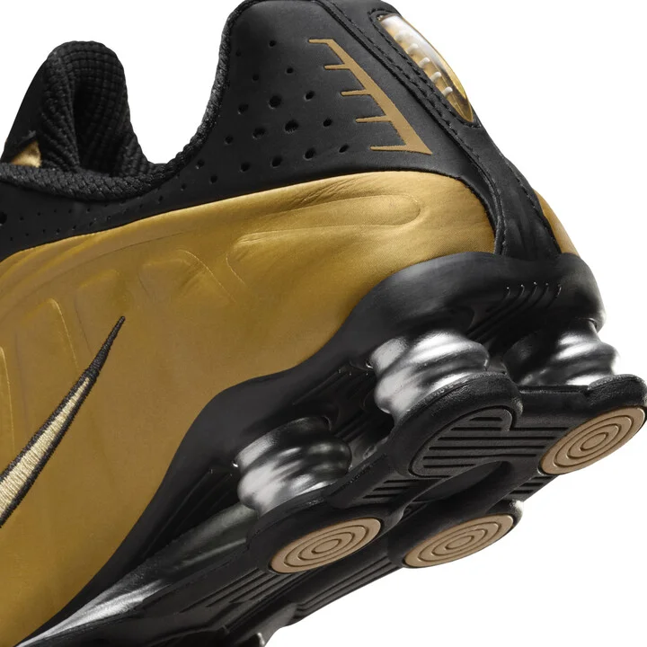 Nike Women's Shox R4 Shoes in Black | AR3565-005 - Image 8