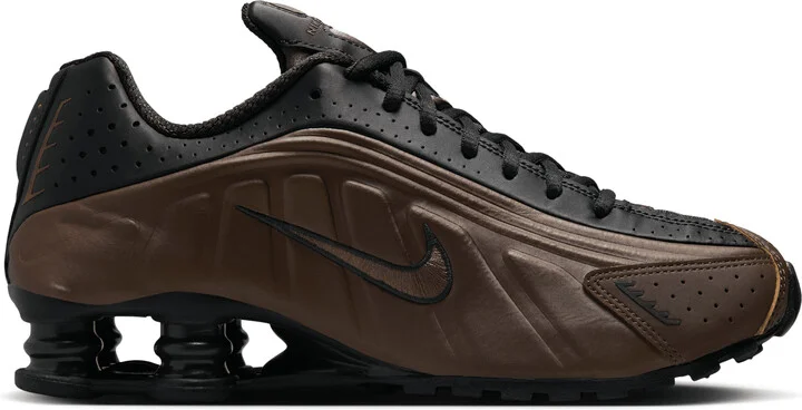 Nike Women's Shox R4 Shoes in Black | AR3565-007 - Image 3