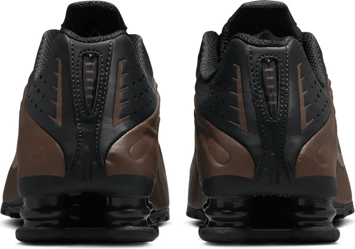 Nike Women's Shox R4 Shoes in Black | AR3565-007 - Image 6
