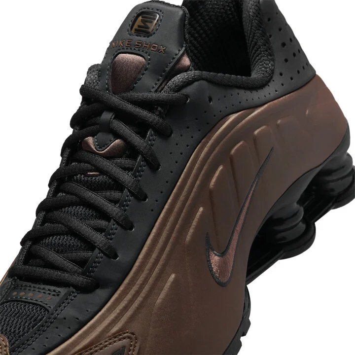 Nike Women's Shox R4 Shoes in Black | AR3565-007 - Image 7