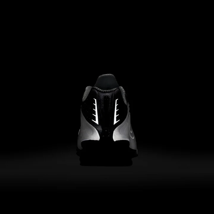 Nike Women's Shox R4 Shoes in White | AR3565-101 - Image 8