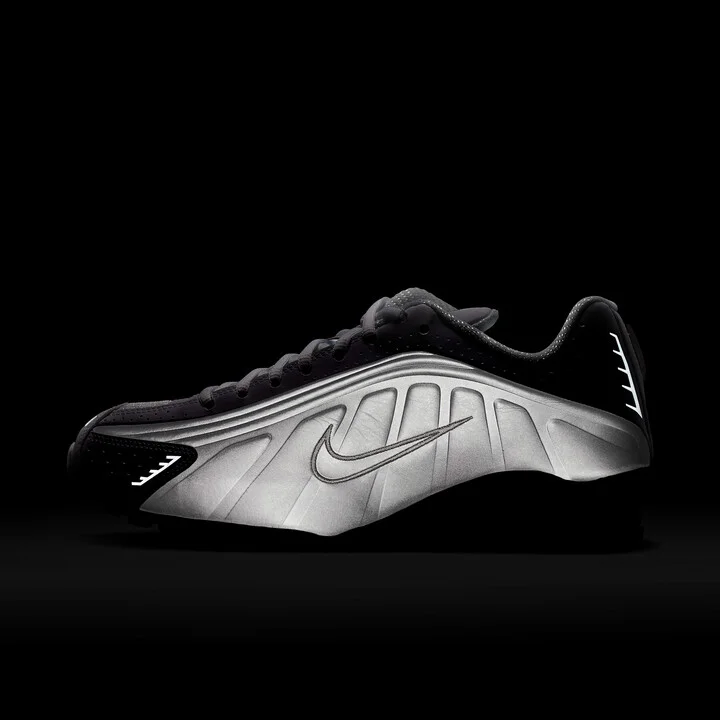 Nike Women's Shox R4 Shoes in White | AR3565-101 - Image 9
