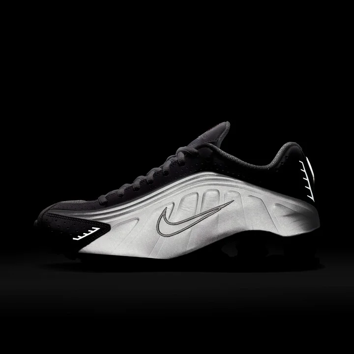 Nike Women's Shox R4 Shoes in White | AR3565-101 - Image 10