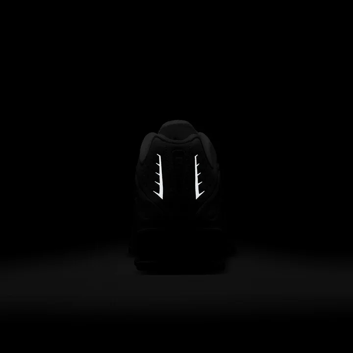 Nike Women's Shox R4 Shoes in White | AR3565-103 - Image 10