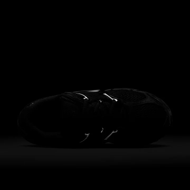 Nike Women's V5 RNR Shoes in Black | HQ7901-001 - Image 9