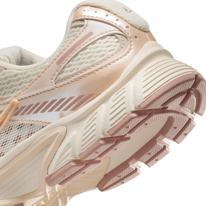 Nike Women's V5 RNR Shoes in Brown | IH5088-001 - Image 8