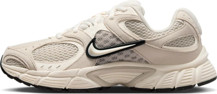 Nike Women's V5 RNR Shoes in Brown | II6294-100