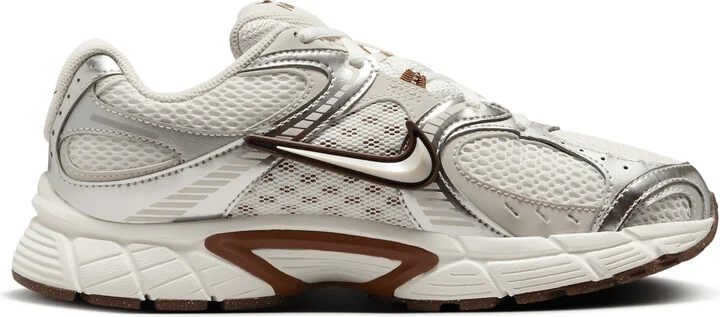 Nike Women's V5 RNR Shoes in White | HQ7901-102 - Image 3