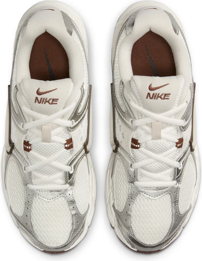 Nike Women's V5 RNR Shoes in White | HQ7901-102 - Image 4