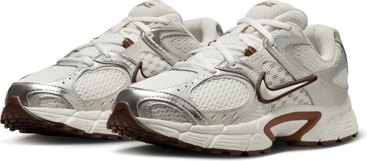 Nike Women's V5 RNR Shoes in White | HQ7901-102 - Image 5
