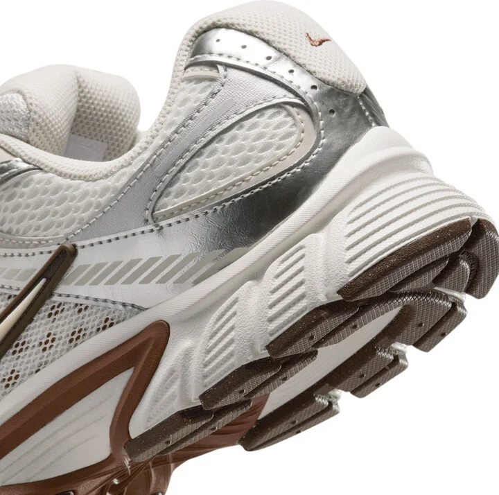 Nike Women's V5 RNR Shoes in White | HQ7901-102 - Image 8