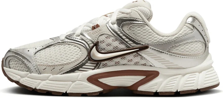 Nike Women's V5 RNR Shoes in White | HQ7901-102