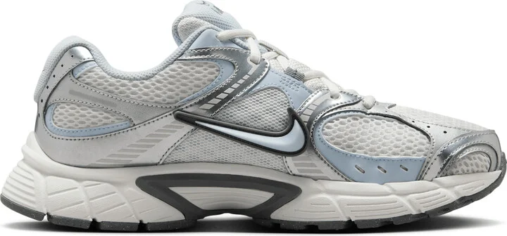 Nike Women's V5 RNR Shoes in White | HQ7901-103 - Image 3