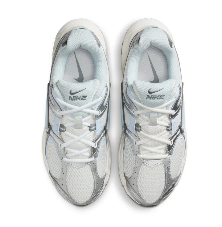 Nike Women's V5 RNR Shoes in White | HQ7901-103 - Image 4